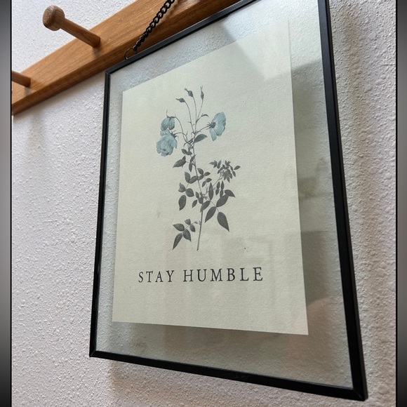 Stay humble hanging glass print - Picture 2 of 4